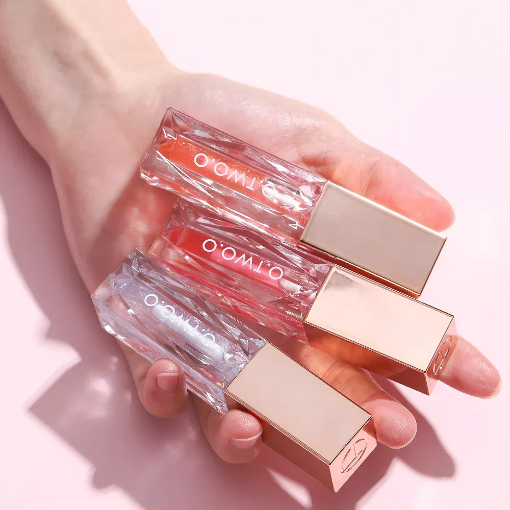 Chic Minimalist Hydrating Clear Lip Gloss