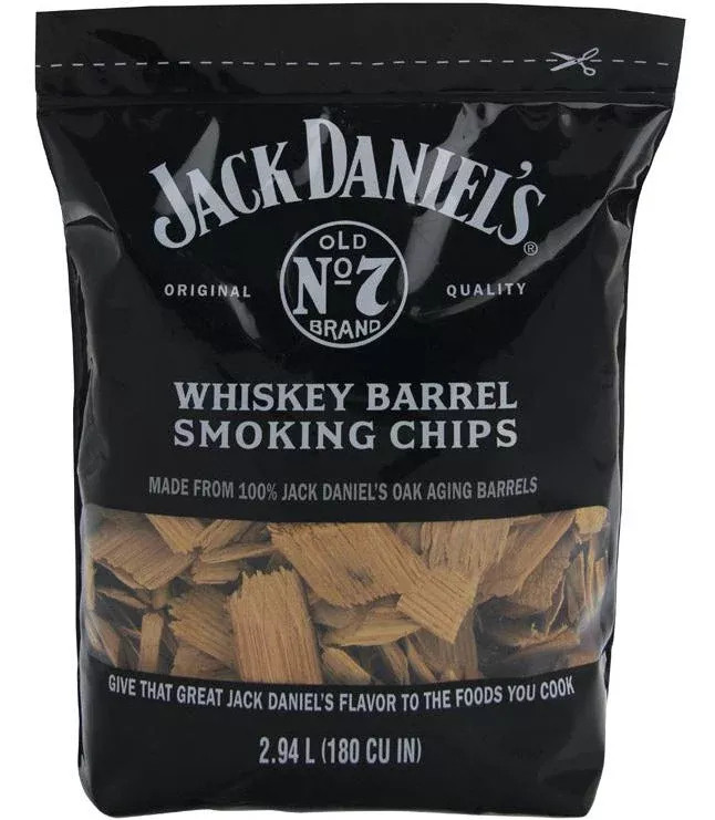 Jack Daniel's Oak Whiskey Barrel Smoking Chips - 180 cu. in.