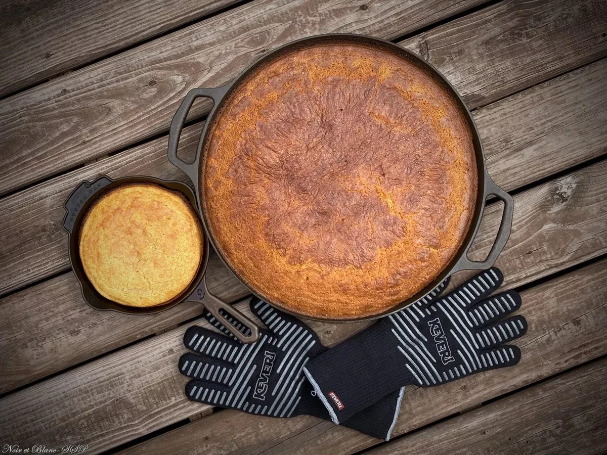 No.16 Double-Handled Cast Iron Skillet