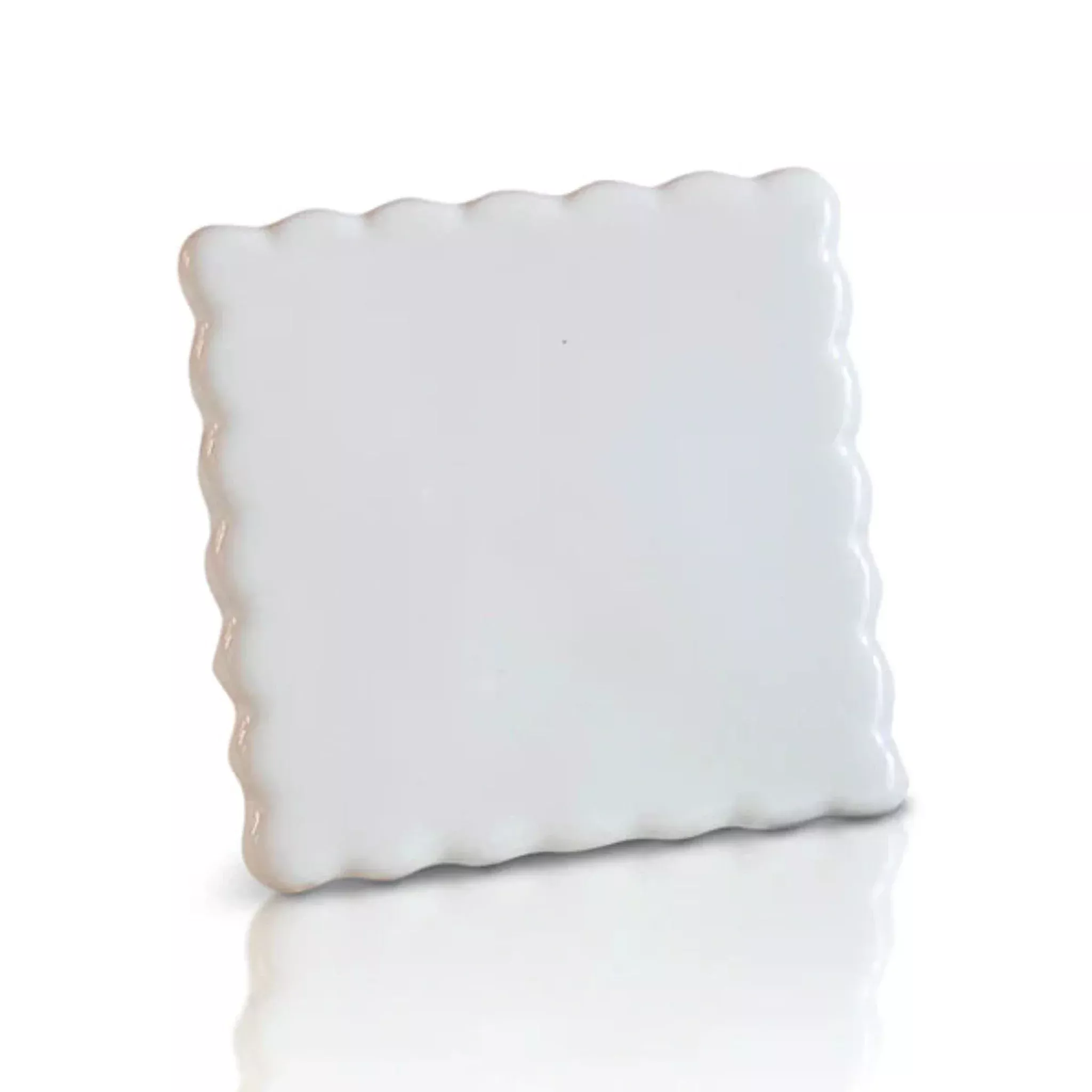 Nora Fleming Simple Scalloped Sign