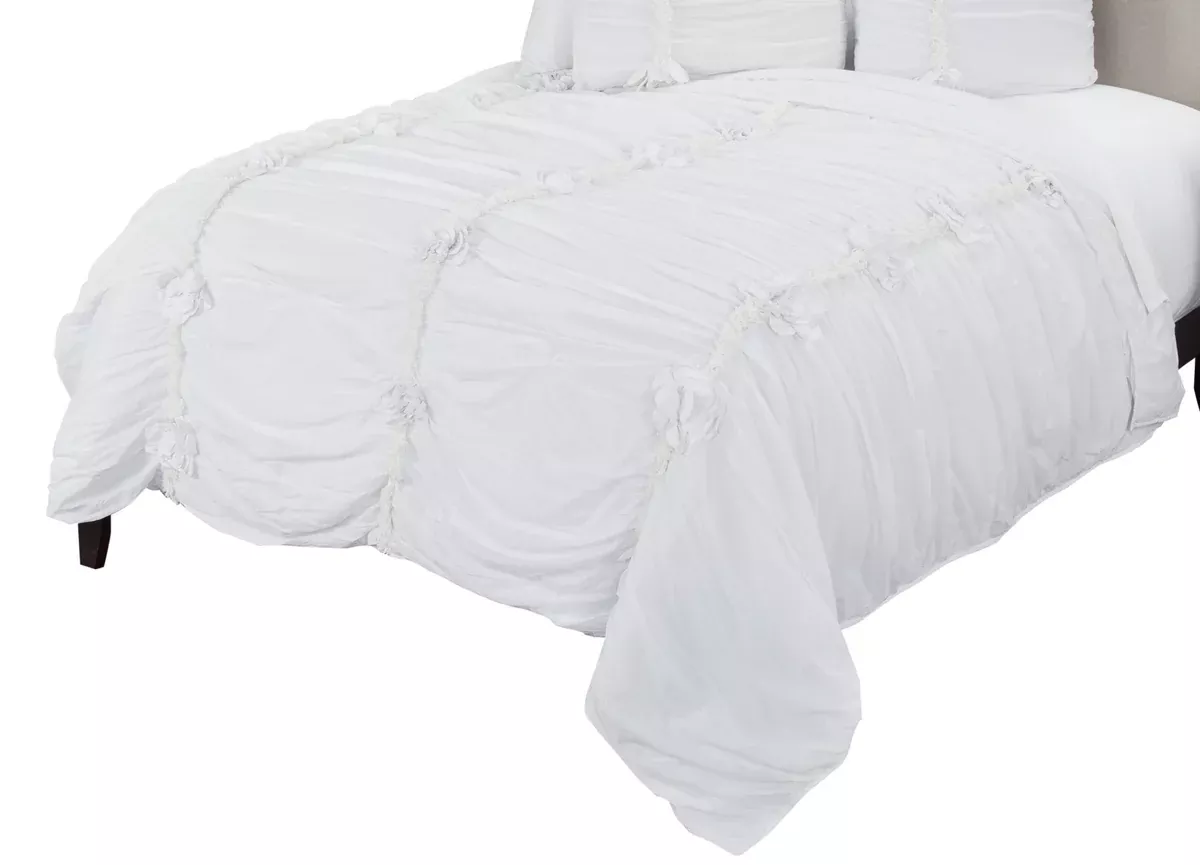 Rizzy Home | BQ4332 | Polyester Quilt | 106"x92" White/Neutral/ Stripe