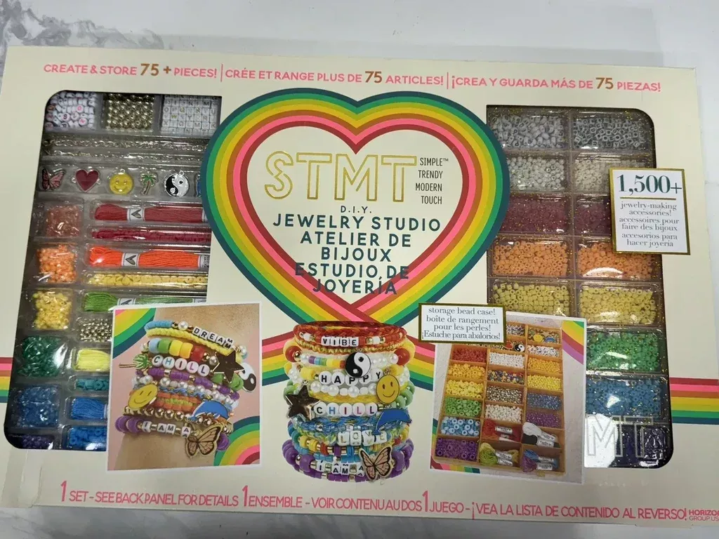 STMT D.I.Y. Rainbow Jewelry Studio