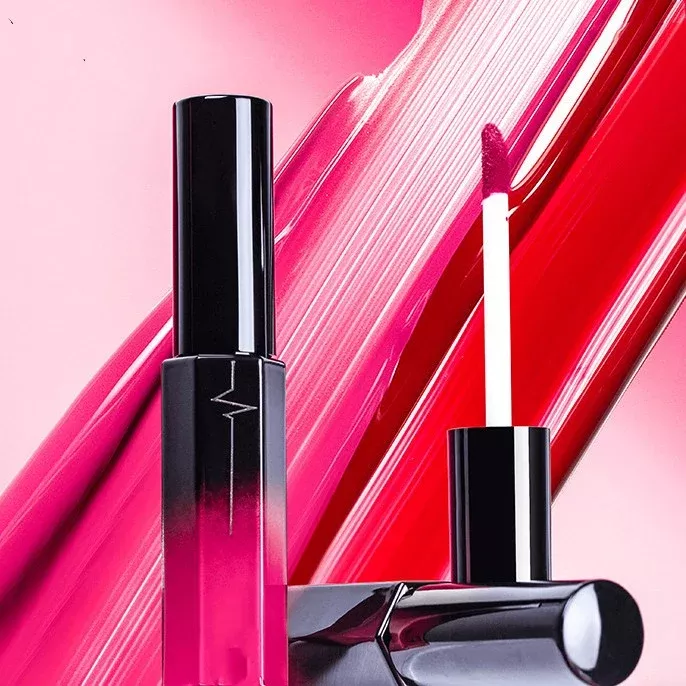 Velvet Velvet Lip Shine With Tint And Smudge-Proof Coating